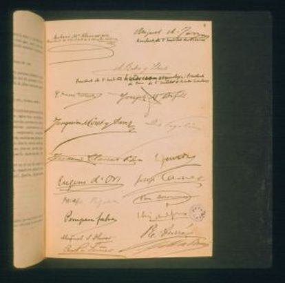 Exemplar imprès de les Normes ortogràfiques amb el autògrafes del membres que les van aprovar