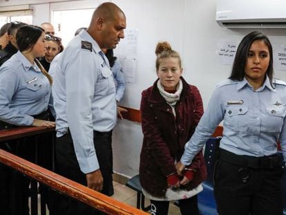La adolescente palestina Ahed Tamimi, ante un tribunal militar israelí en diciembre de 2017.