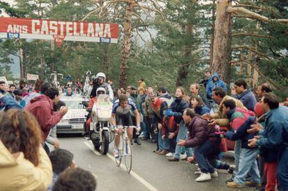 La subida de los puertos de Navacerrada, una de las etapas más emblemáticas de la Vuelta de España. En este caso, se trata de la edición de 1994.