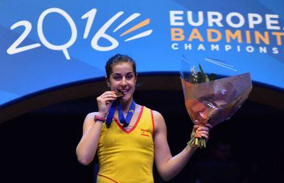 Carolina Marín, con el oro europeo.