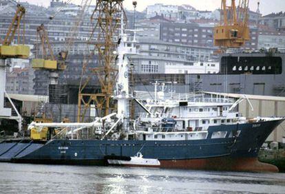 El atunero vasco Albacan, atracado en el puerto de Vigo, en una imagen de archivo.