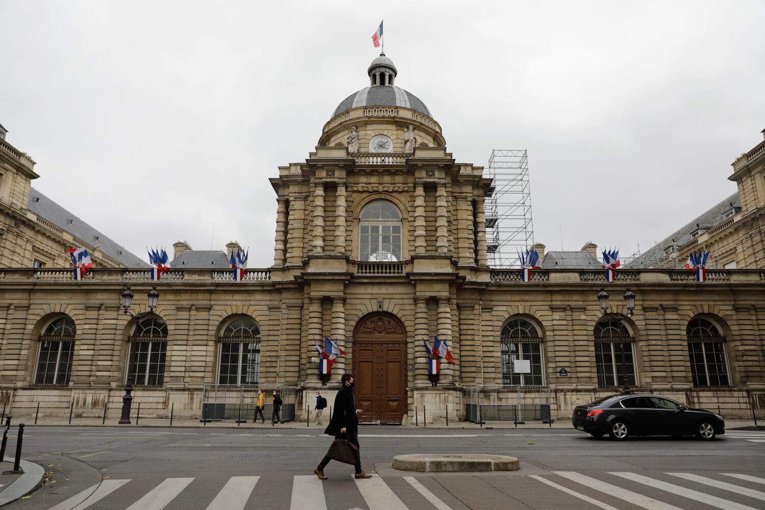 La sede del Senado francs, junt al Jardn de Luxemburgo, en Pars.