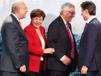 De izquierda a derecha, el secretario general de la OCDE, Ángel Gurría; la presidenta del Banco Mundial, Kristalina Georgieva; el presidente de la Comisión Europea, Jean-Claude Juncker y el primer ministro italiano, Giuseppe Conte, en la cumbre del G7 celebrada en Canadá.