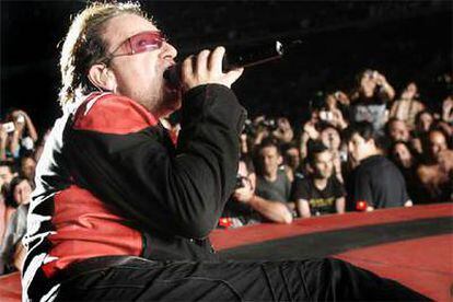 Bono se ha metido en el bolsillo al público de San Sebastián.