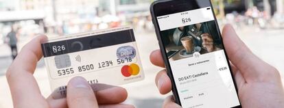 Una persona operando con N26