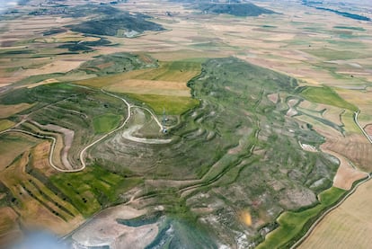 Imagen aérea del cerro de Castarreño, en Olmillos de Sasamón (Burgos), al que puso cerco Augusto.