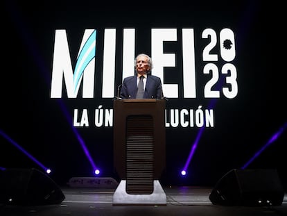 Alberto Benegas Lynch, durante el cierre de campaña de Javier Milei, en Buenos Aires, el 19 de octubre de 2023.