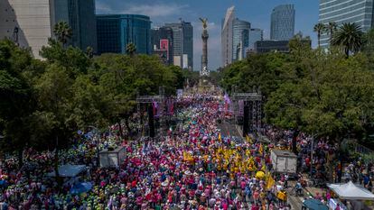 Vista panorámica del paseo de Reforma hacia la glorieta del Ángel de la Independencia.