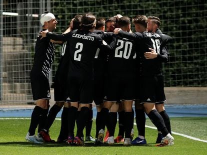 Los jugadores del Dux Internacional celebran un gol la temporada pasada.