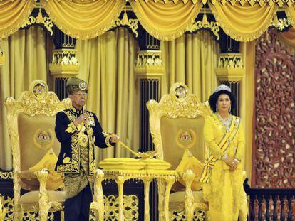 El rey de Malasia, Abdul Halim, durante su coronación.