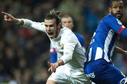 Bale celebra uno de sus goles.