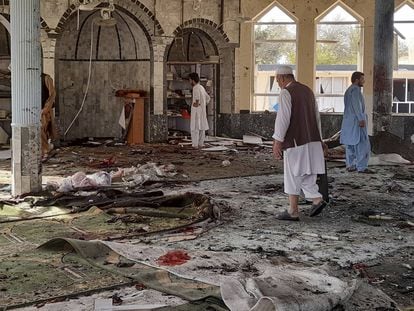 El atentado en una mezquita chií en Afganistán, en imágenes