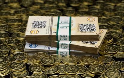 &#039;Bitcoins&#039; acu&ntilde;ados por Mike Caldwell, un entusiasta de esta moneda virtual en Sandy (Utah), y fotografiados el 31 de enero. 