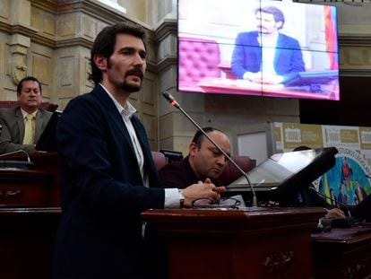 El doctor Miguel Gómez Balestreri, durante una conferencia en el Senado colombiano, en Bogotá, en mayo de 2019.
