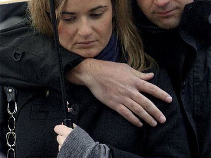 María, hija del empresario asesinado por ETA, Ignacio Uria, junto a su pareja