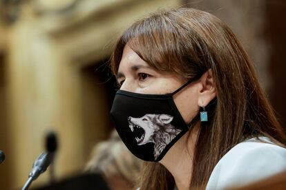 La presidenta del Parlament, Laura Borràs, durante la sesión de control del gobierno catalán ante el pleno del Parlament.