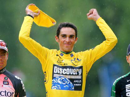 Contador celebra su primer Tour, en 2007.