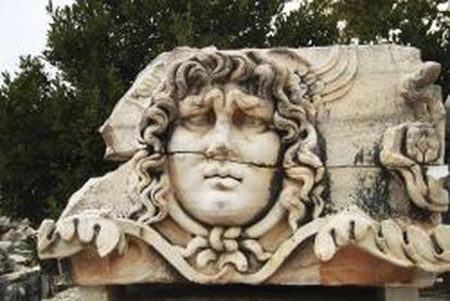 Cabeza de Medusa, en el templo de Apolo (Didyma).