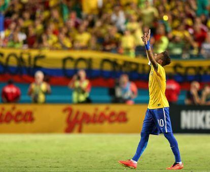 Neymar celebra su gol frente a Colombia.