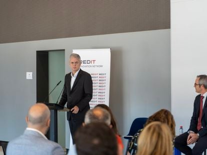 El vicepresidente segundo y conseller de Vivienda, Héctor Illueca, en una jornada de construcción sostenible.