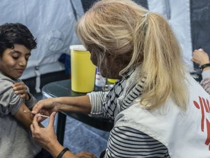 Una campaña de vacunación de MSF en Grecia.