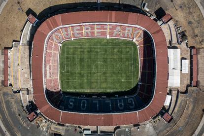 Vista aérea del estadio La Corregidora un día después del enfrentamiento entre radicales del Querétaro y del Atlas.
