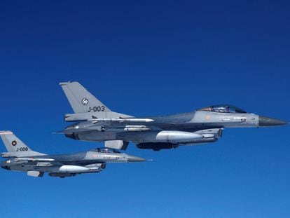 Aviones F-16 holandeses durante unas maniobras.