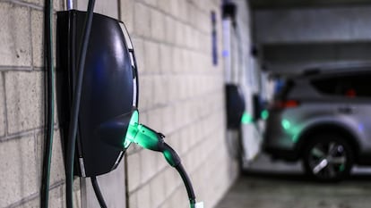 ¿Cuánto cuesta cargar un coche eléctrico en casa?