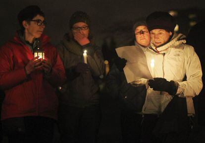 Las vigilias por las víctimas se han extendido a todo el país. En la imagen, homenaje a los fallecidos celebrado en Seattle.