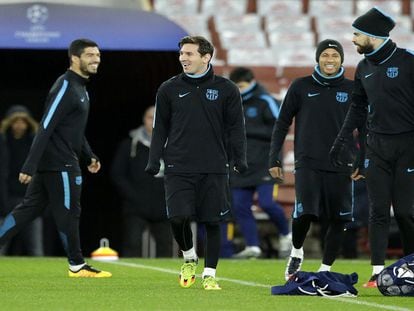 Suárez, Messi, Neymar y Piqué, en el entrenamiento en Londres.