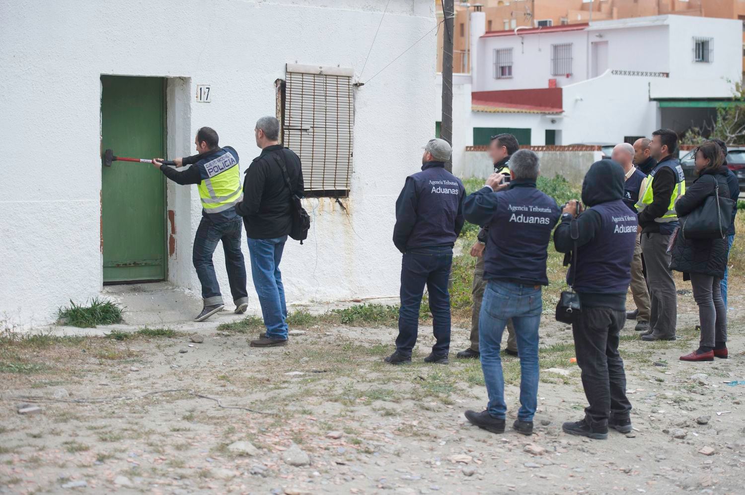 Una de las guarderías de tabaco registradas por agentes del Cuerpo Nacional de Policía y de Aduanas (Agencia Tributaria) en la Operación Poniente en La Línea de la Concepción (Cádiz). 