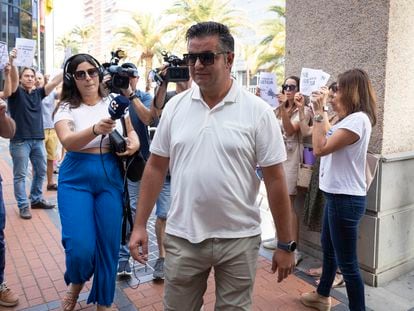 El exdirector general de Ganadería del Gobierno de Canarias, Taishet Fuentes, al acudir a declarar ante la jueza que instruye el 'caso Mediador', este jueves.