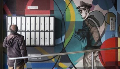 'Graffiti' en Manso, 39, único mural dedicado al sector en Barcelona, amén de la calle Alloza.