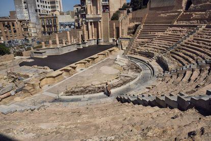 A Dueñas le produce “alegría” el Teatro Romano. “Tan contemporáneo y tan agarrado a la historia”.