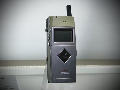 Lanzado en 1999, el Samsung SPH-M2500 fue el primero capaz de reproducir músicas en MP3.