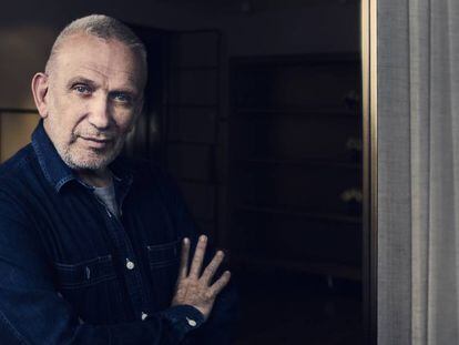 Jean Paul Gaultier, en las oficinas madrileñas del grupo Puig, el 23 de mayo.