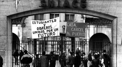 Encierro de trabajadores de Sniace a finales de los años 90.