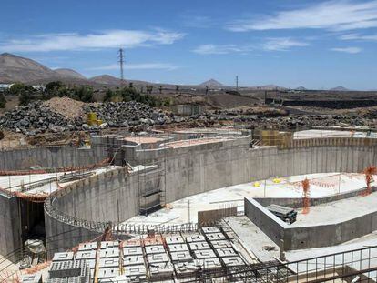 Obra del futuro delfinario del zoológico Rancho Texas, en Tías (Lanzarote).