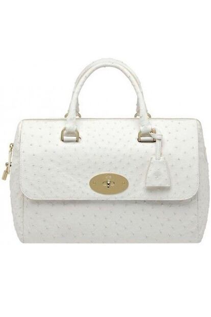 Por Laura Álvarez. Este exclusivo bolso de Mulberry es perfecto para dar un toque elegante a tu look. Está confeccionado en piel de avestruz y cuesta 950 euros.
