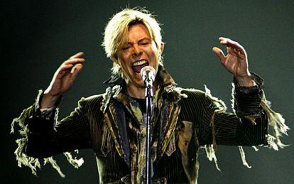 David Bowie, durante su concierto en Praga el 23 de junio de 2004, dentro de la gira 'A Reality Tour'.