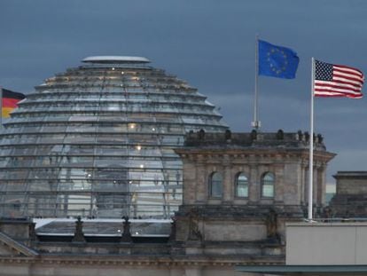 La Embajada de EEUU, junto al Reichstag, en Berl&iacute;n.