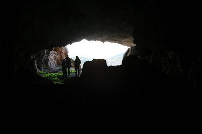 Cueva de Kaf Taht el-Ghar, del Neolítico temprano.