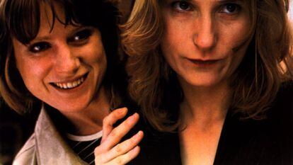 Lynda Steadman y Katrin Cartlidge, en &#039;Dos chicas de hoy&#039;, de Mike Leigh.