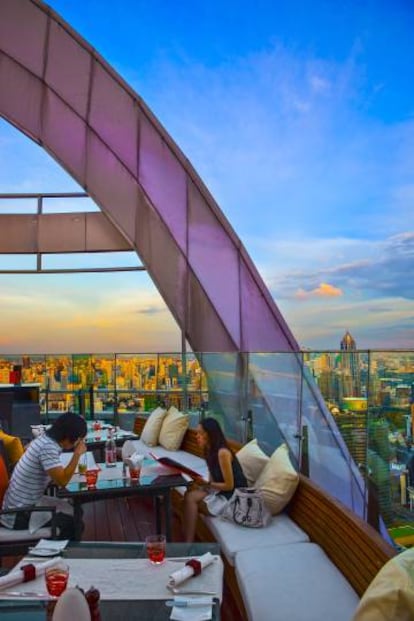 La terraza del Red Sky de Bangkok.