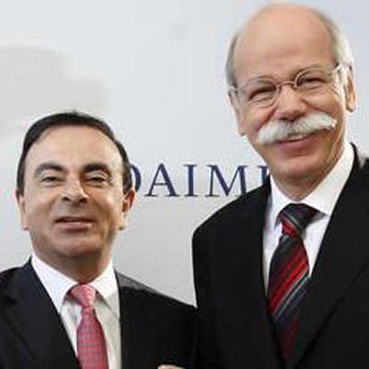 El presidente de Renault y Nissan, Carlos Ghosn y el presidente de Daimler AG y director de Mercedes-Benz, Dieter Zetsche