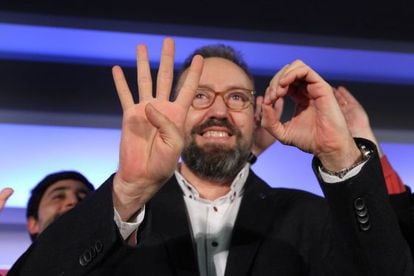 Juan Carlos Girauta marca con los dedos los 40 escaños de Ciudadanos.
