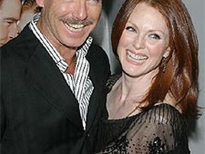 Pierce Brosnan y Julianne Moore, en el estreno en Nueva York de su película <i>Laws of atraction.</i>