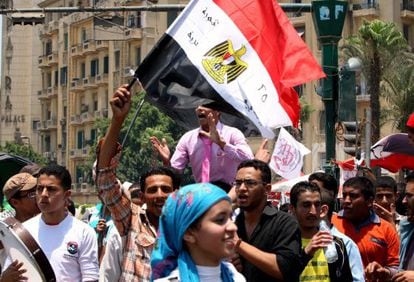 Simpatizantes de los Hermanos Musulmanes en la plaza de Tahrir, en El Cairo.