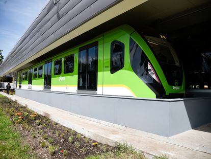 La réplica de un vagón del futuro Metro de Bogotá, en agosto de 2023.