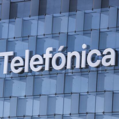 Telefónica vende a Macquarie su red de cobre por 200 millones
